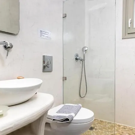 公寓 Superb Naxos Grand In The Heart Of Town Balcony Naxos City