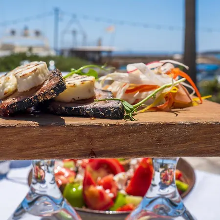 公寓 Superb Naxos Grand In The Heart Of Town Balcony Naxos City