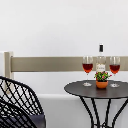 Superb Naxos Grand In The Heart Of Town Balcony *