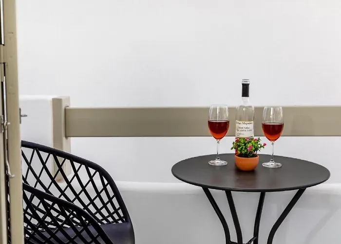 Superb Naxos Grand In The Heart Of Town Balcony *